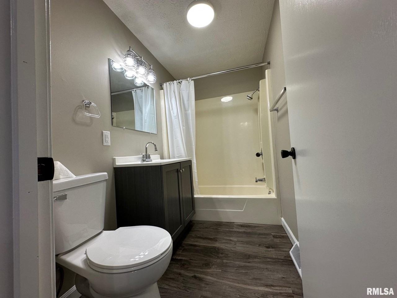 825 Ruth Ave - Photo 7 of 10