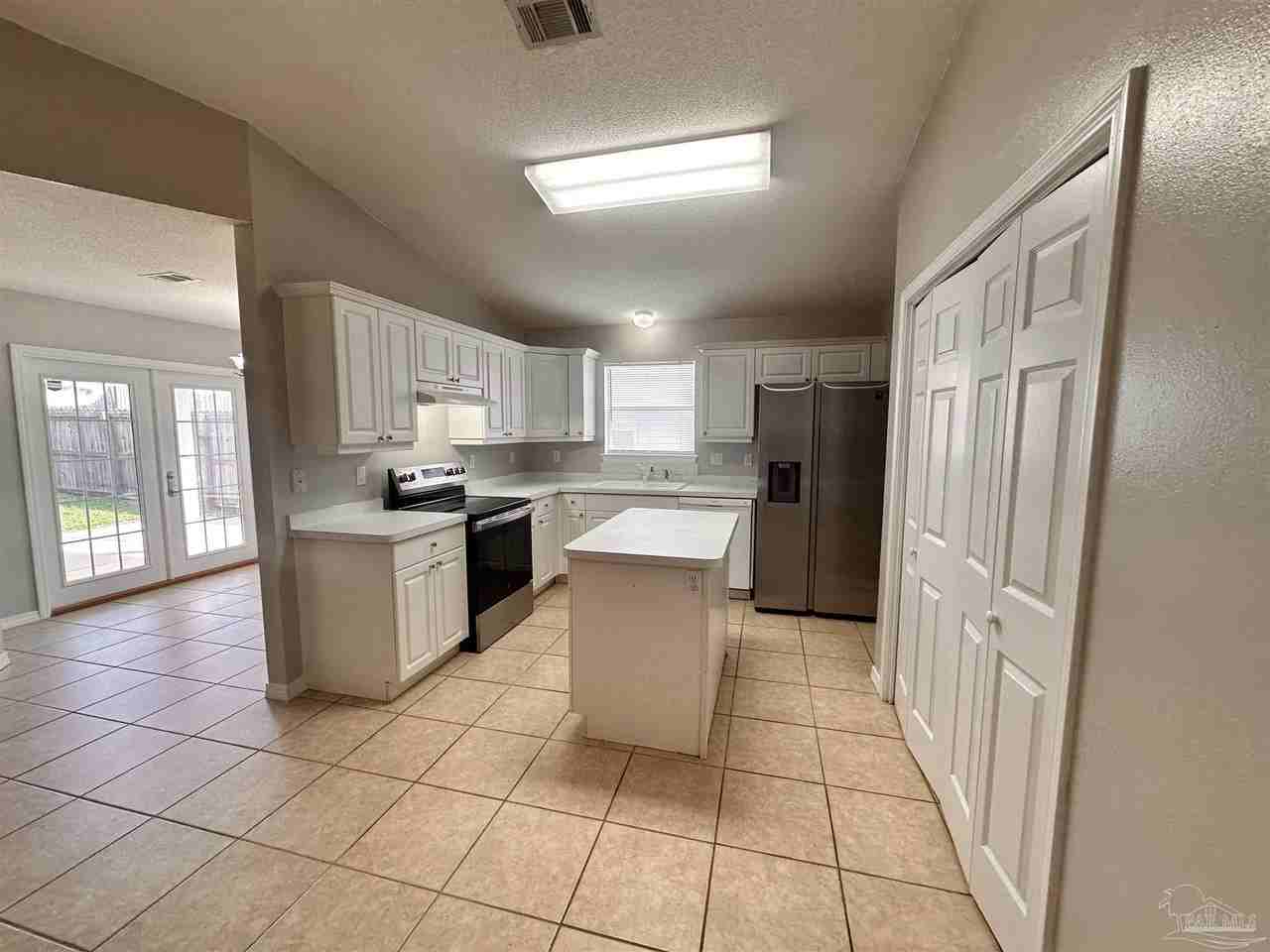 4110 Spinnaker Pl - Photo 3 of 16
