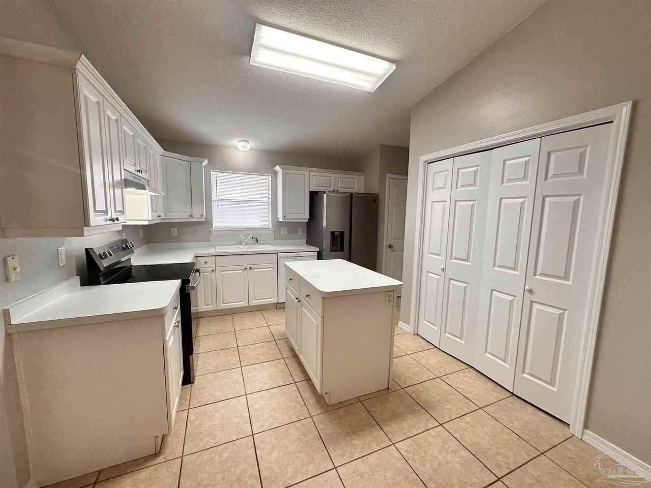 4110 Spinnaker Pl - Photo 4 of 16