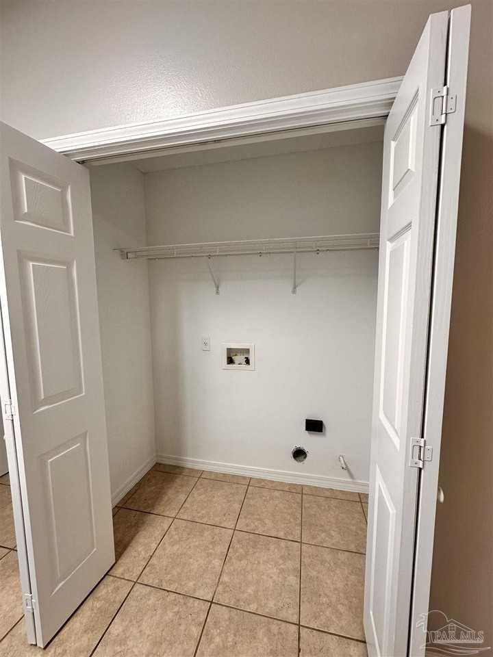 4110 Spinnaker Pl - Photo 5 of 16