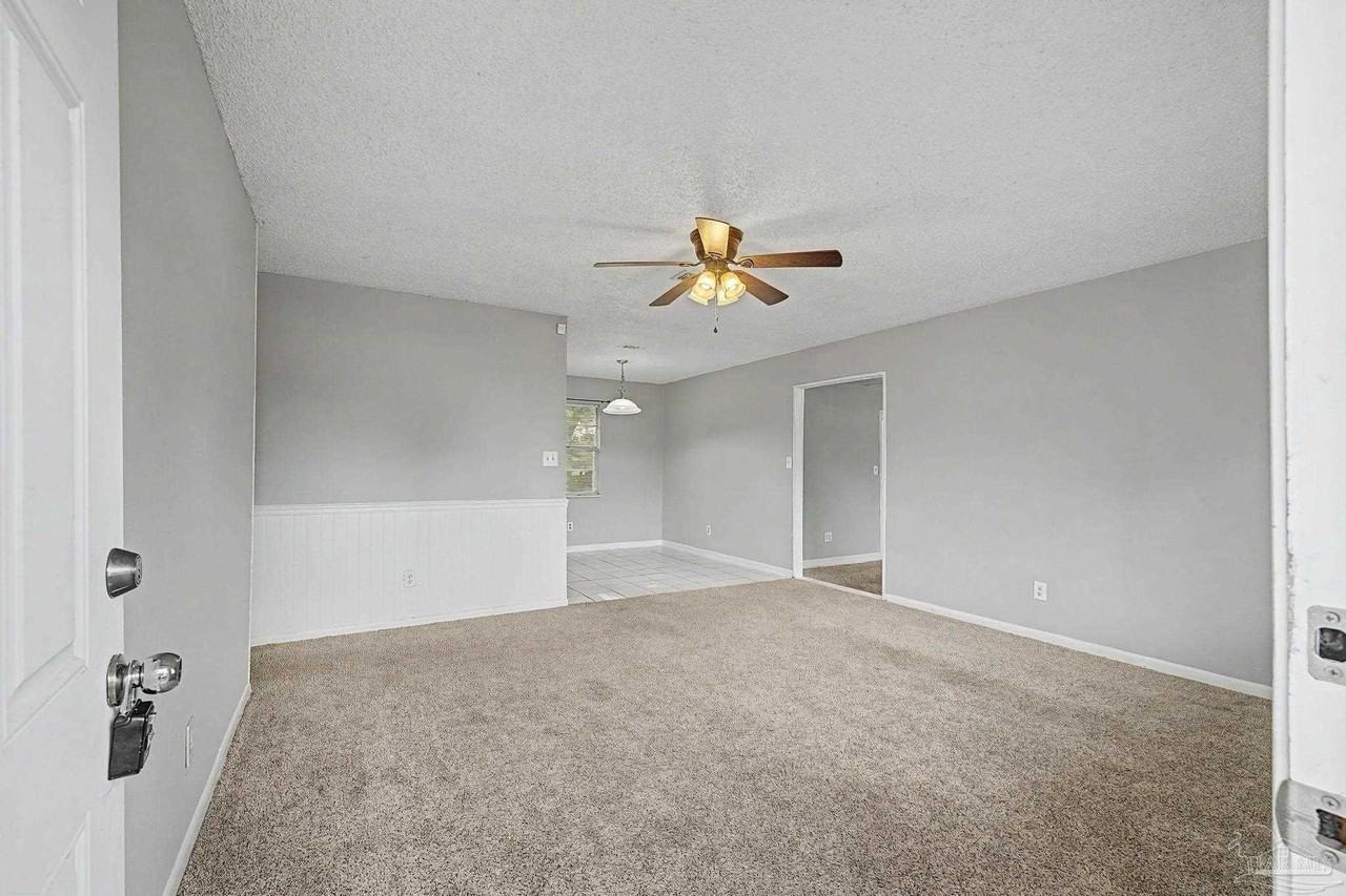 7231 Chapel St - Photo 7 of 34