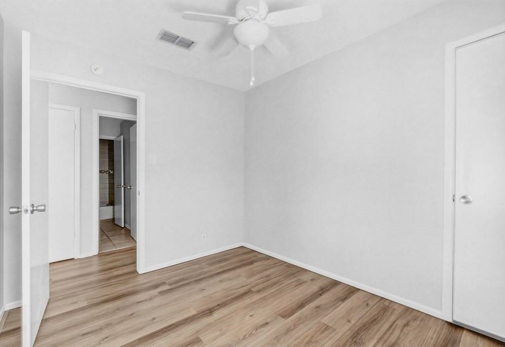 4319 Storey Ave #B - Photo 3 of 43
