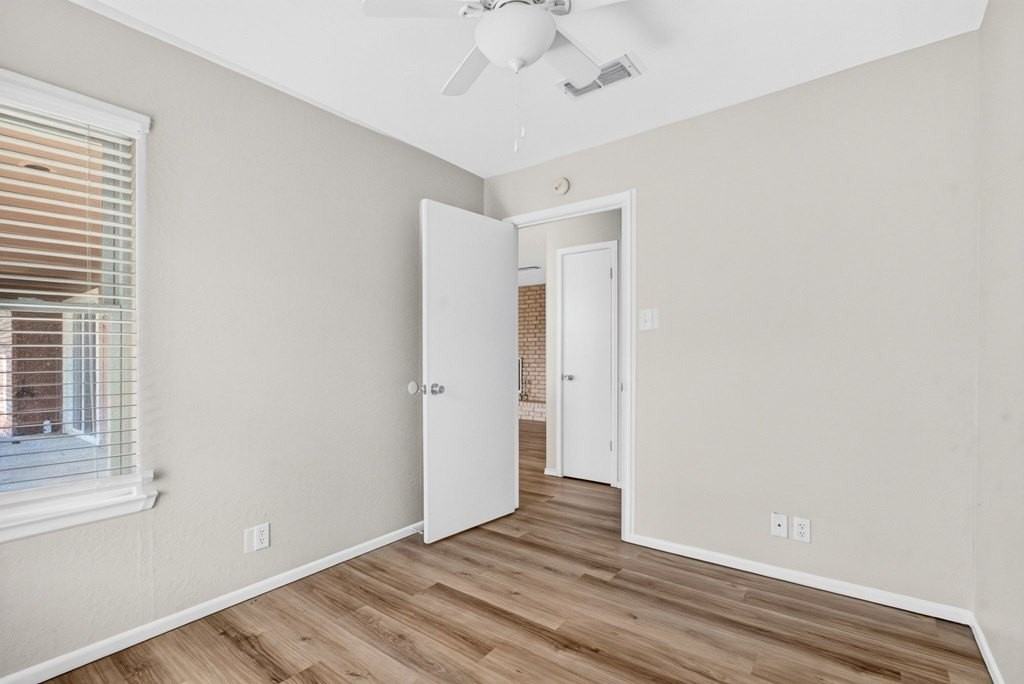 4319 Storey Ave #B - Photo 4 of 43