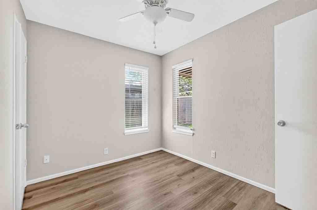 4319 Storey Ave #B - Photo 5 of 43