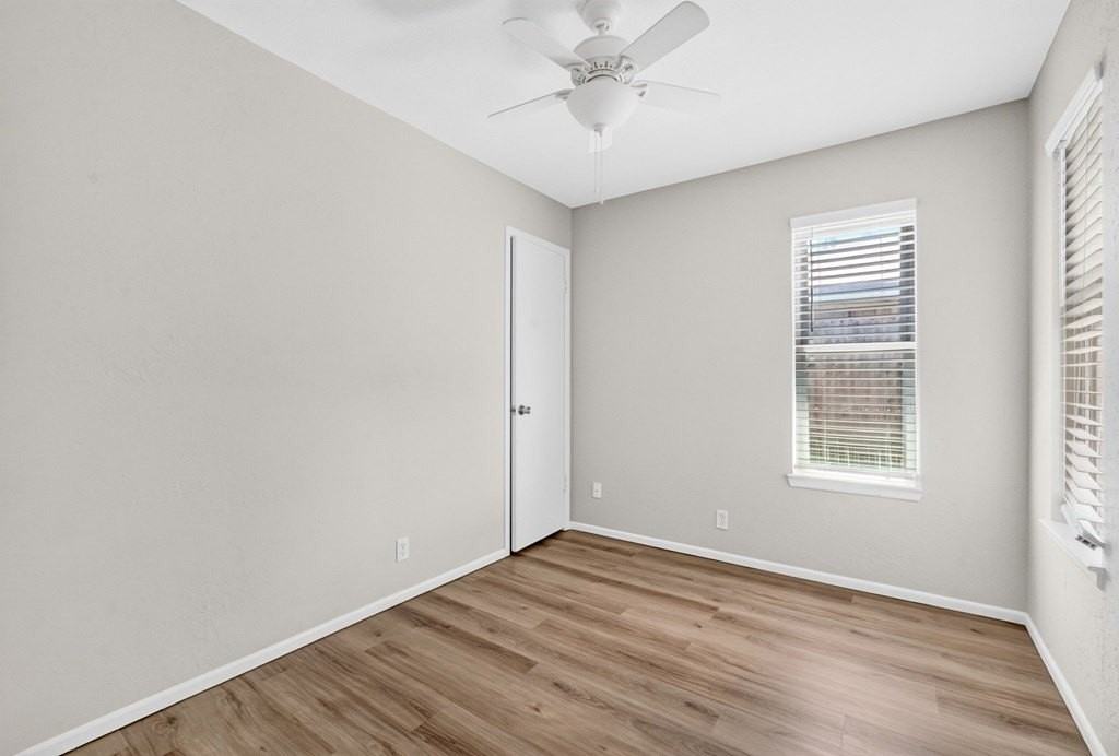 4319 Storey Ave #B - Photo 6 of 43