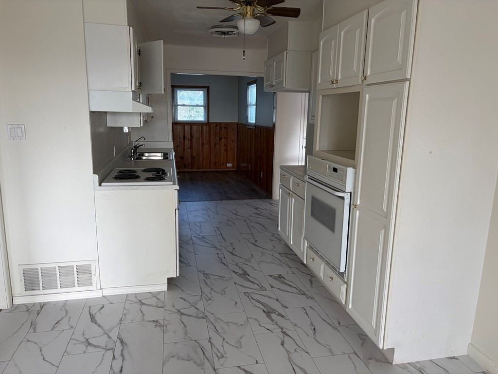 604 Steakley St - Photo 6 of 21