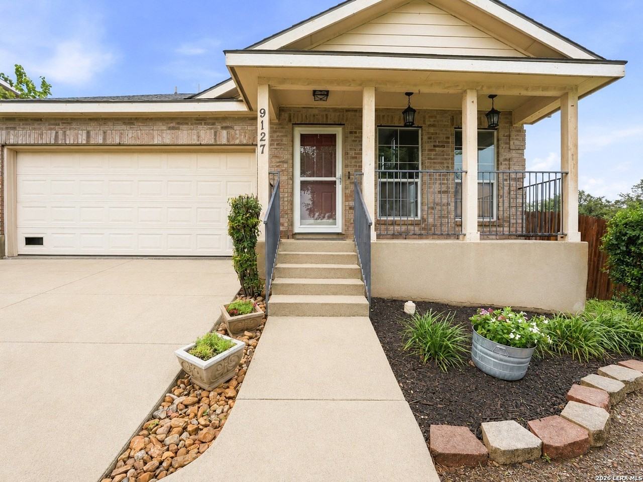 9127 Spiral Woods - Photo 4 of 35