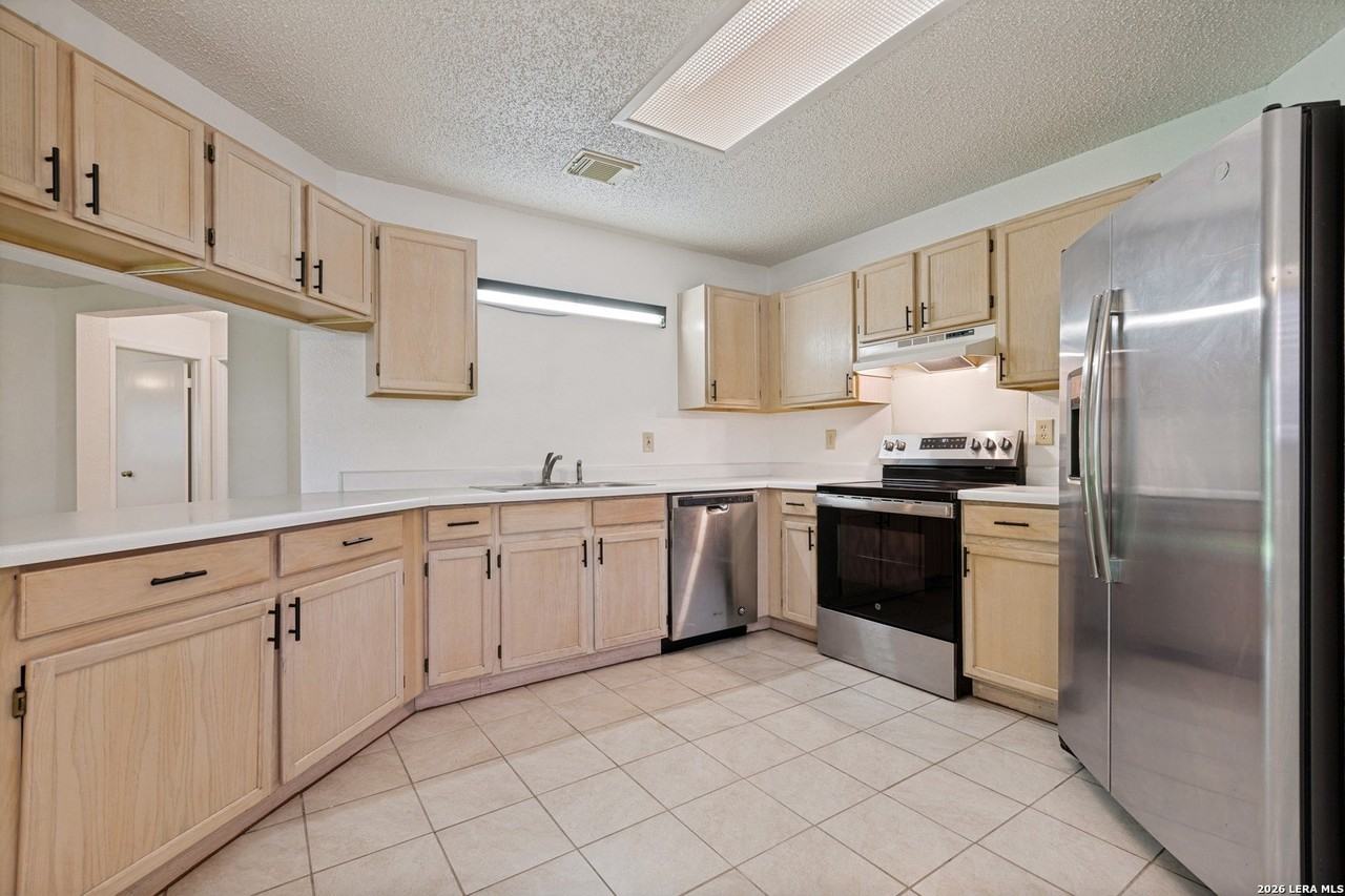 13114 Regency Way - Photo 4 of 12