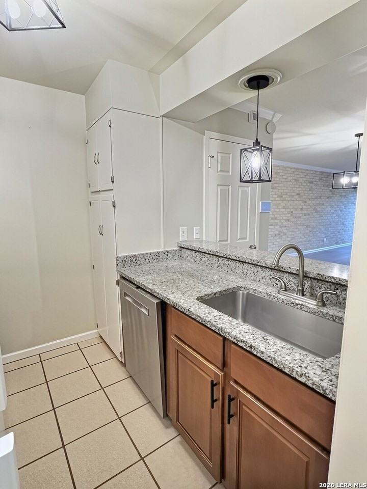 8030 Broadway - Photo 5 of 13