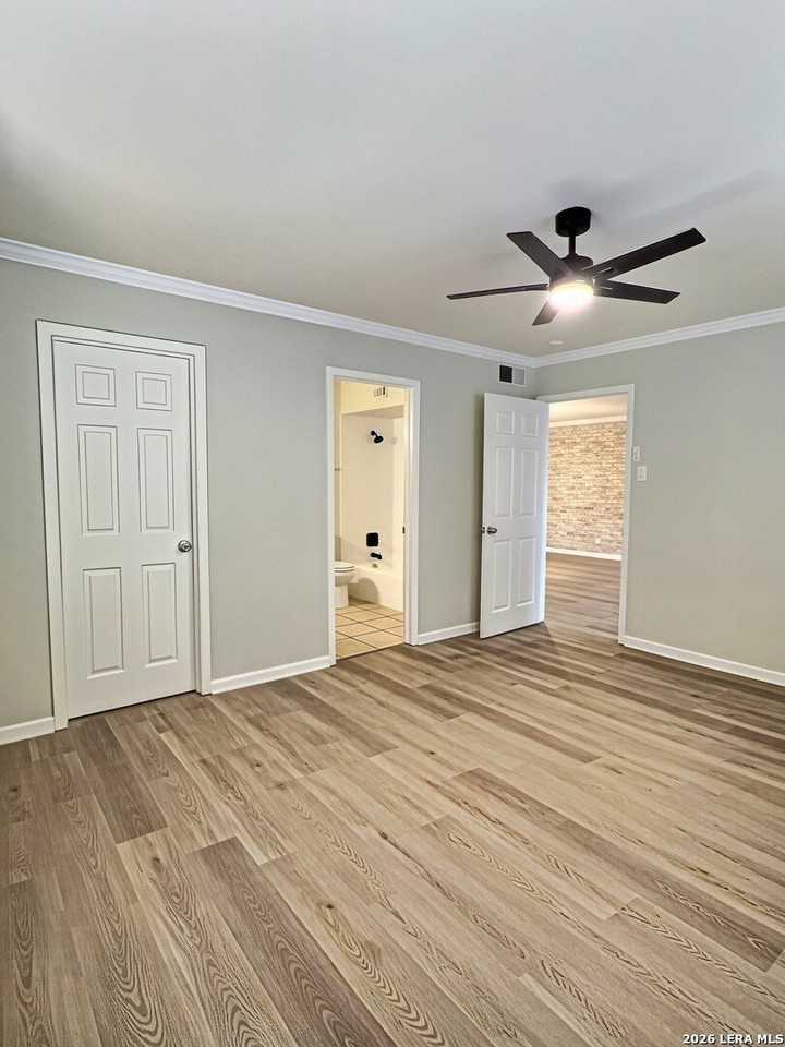 8030 Broadway - Photo 6 of 13