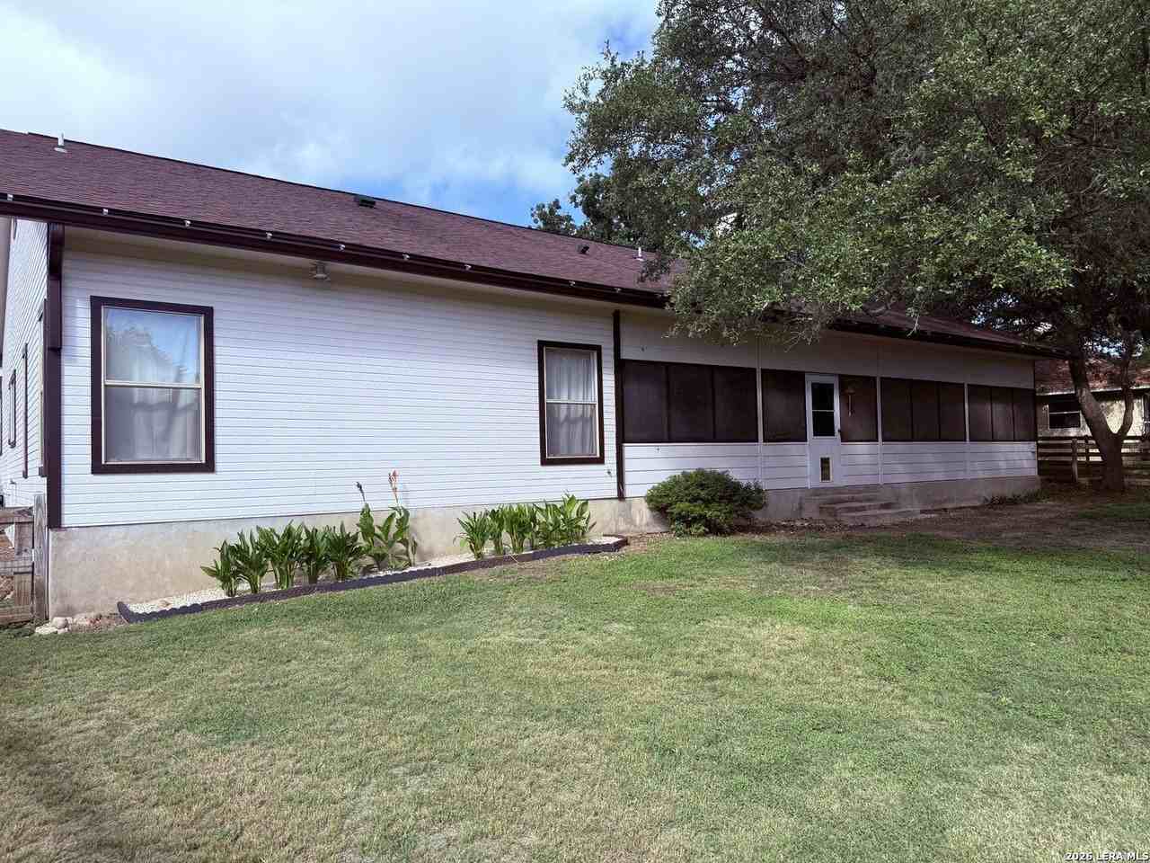 112 Ranger Dr - Photo 4 of 30
