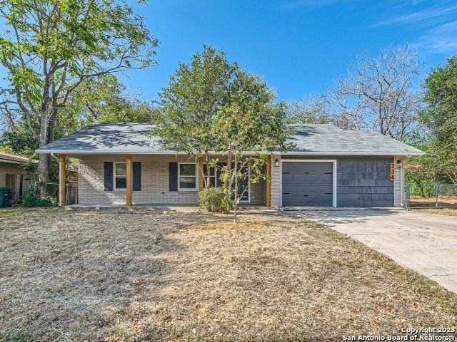 334 Shropshire Dr - Photo 3 of 28