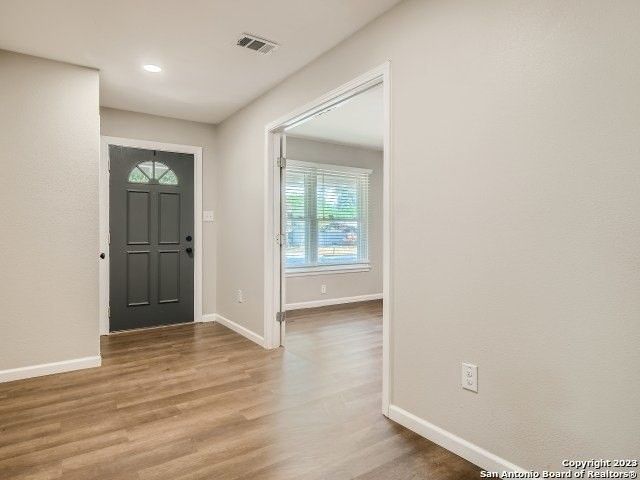 334 Shropshire Dr - Photo 4 of 28