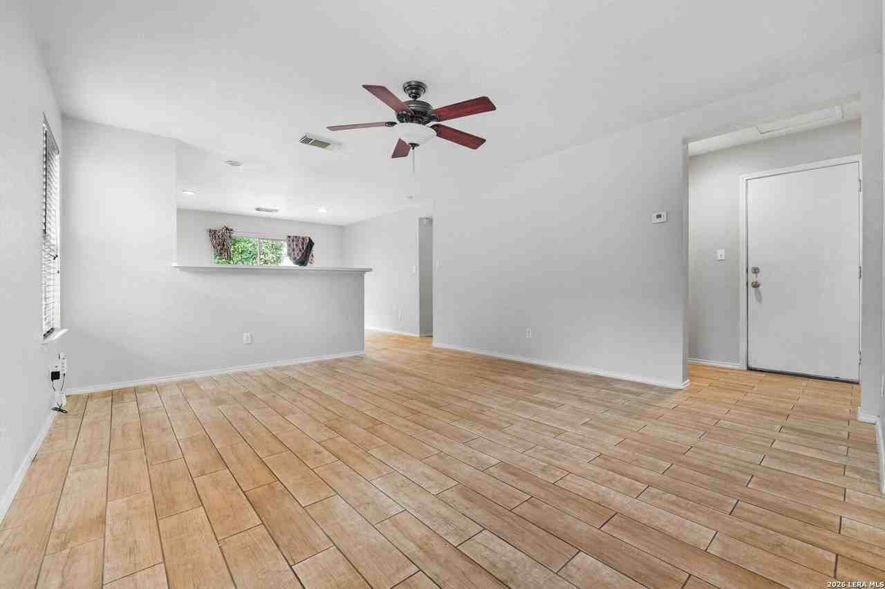 323 Amberdale Oak - Photo 5 of 19