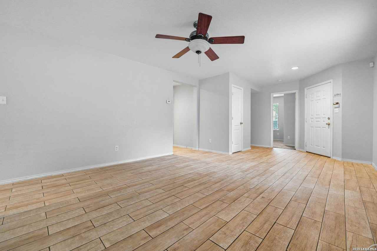 323 Amberdale Oak - Photo 6 of 19
