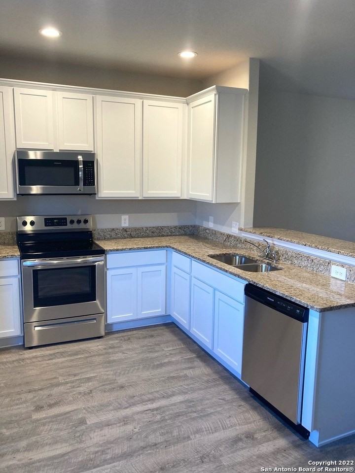 7436 Capstone Rdg - Photo 4 of 14