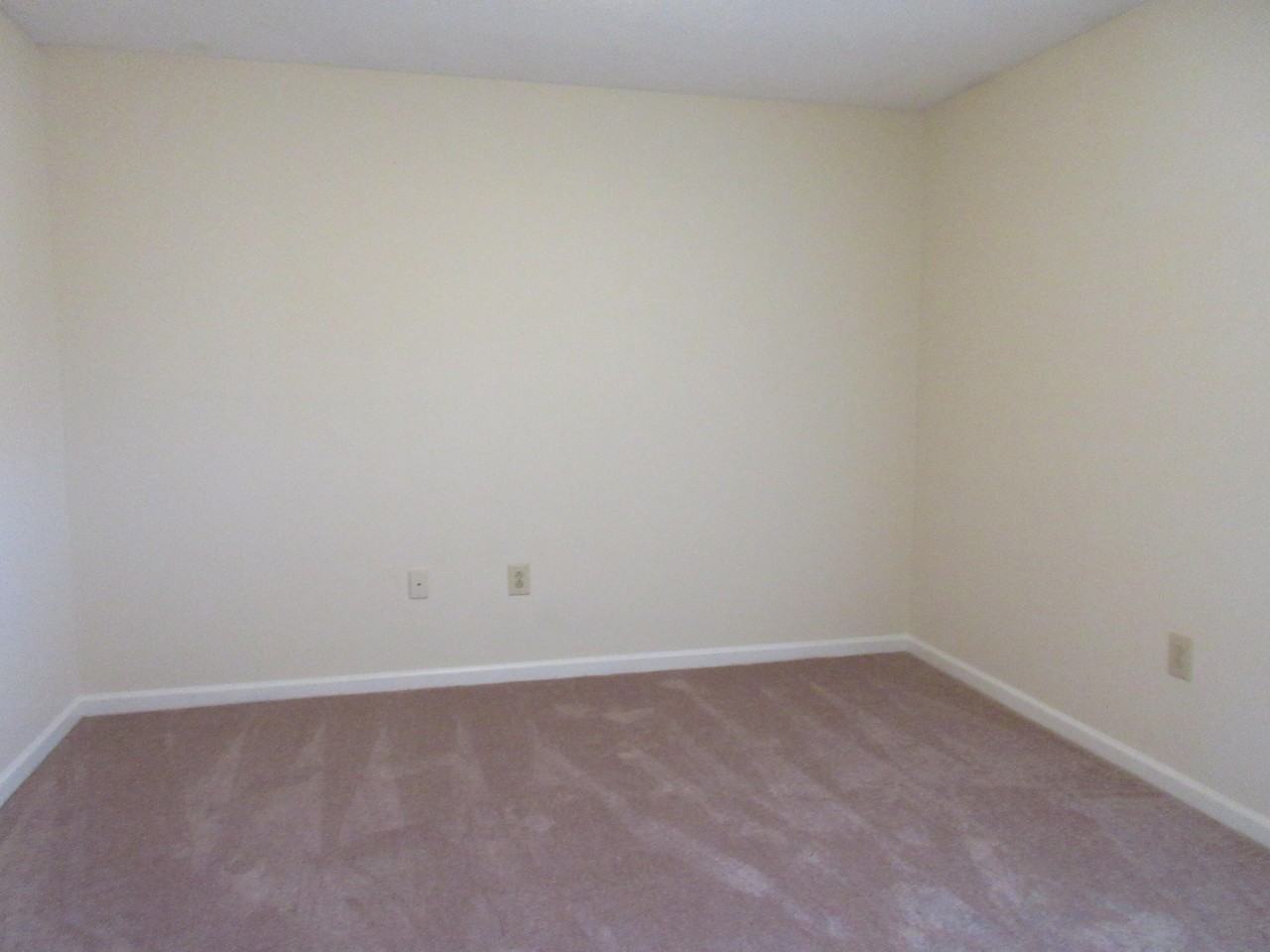 211 W Hampton Ave #7 - Photo 4 of 8