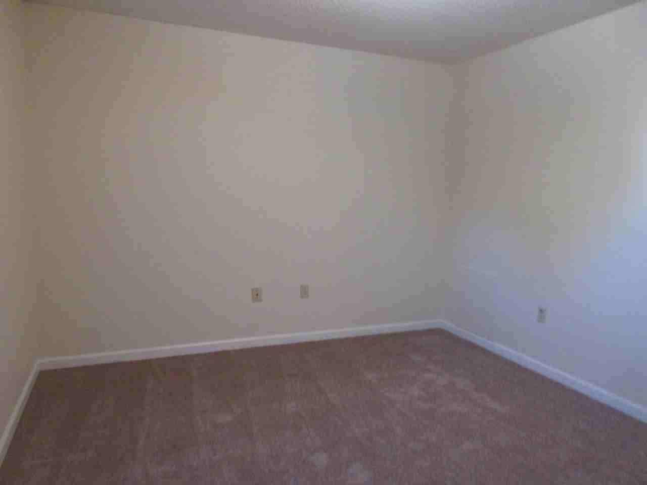 211 W Hampton Ave #7 - Photo 7 of 8