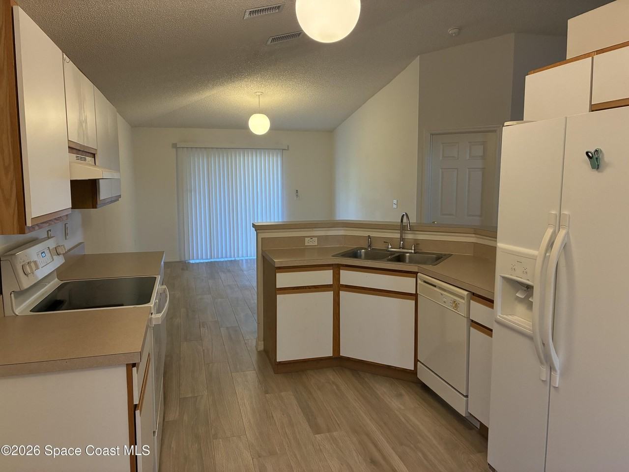 1776 Vista Lake Cir - Photo 4 of 30