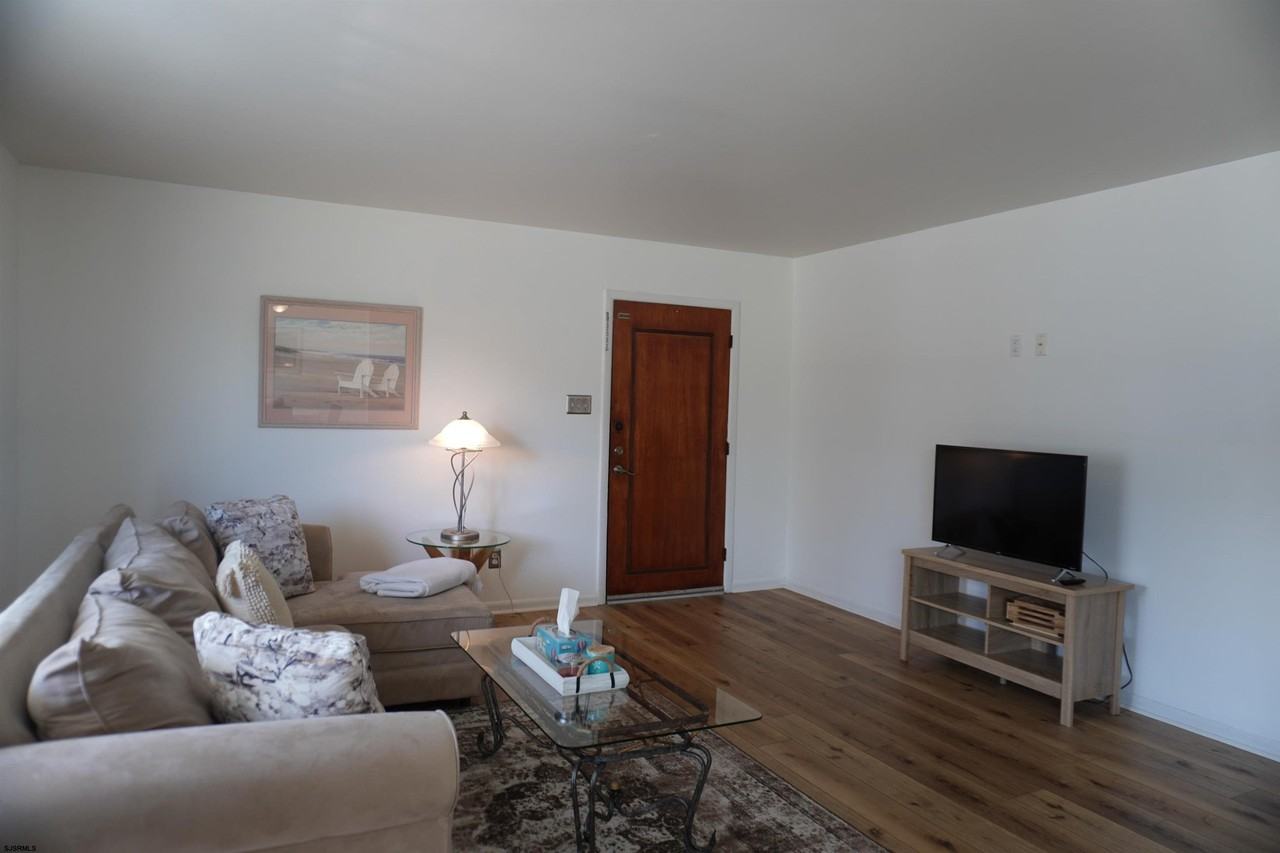 453 Berkshire Dr - Photo 7 of 21