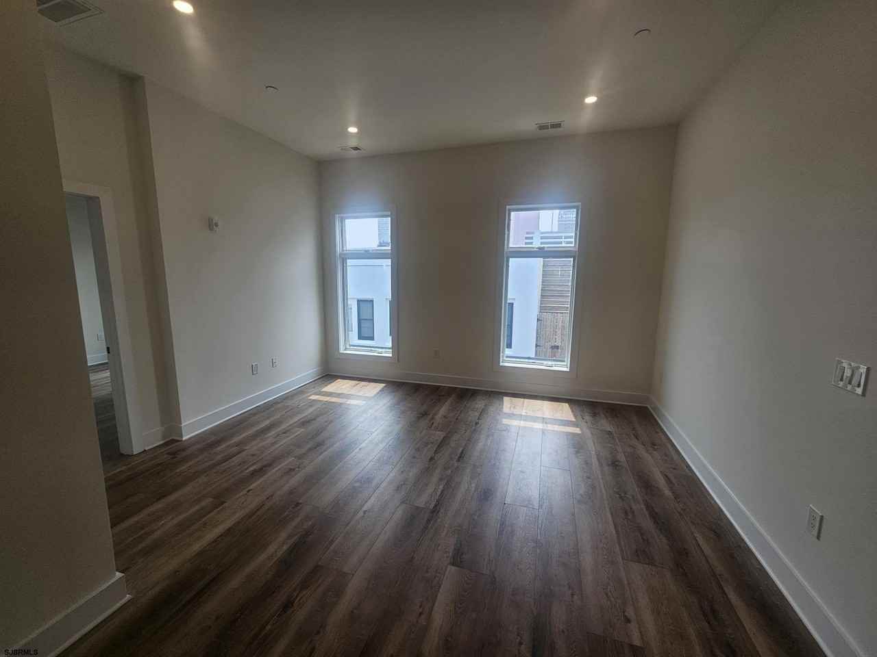 124 Saint James Pl #7 - Photo 2 of 44