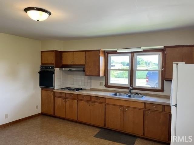 4670 Breeze Rd - Photo 2 of 20