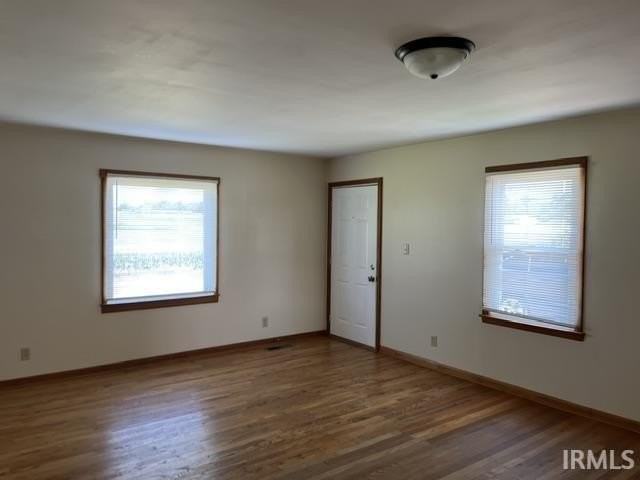 4670 Breeze Rd - Photo 3 of 20