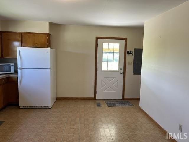 4670 Breeze Rd - Photo 5 of 20