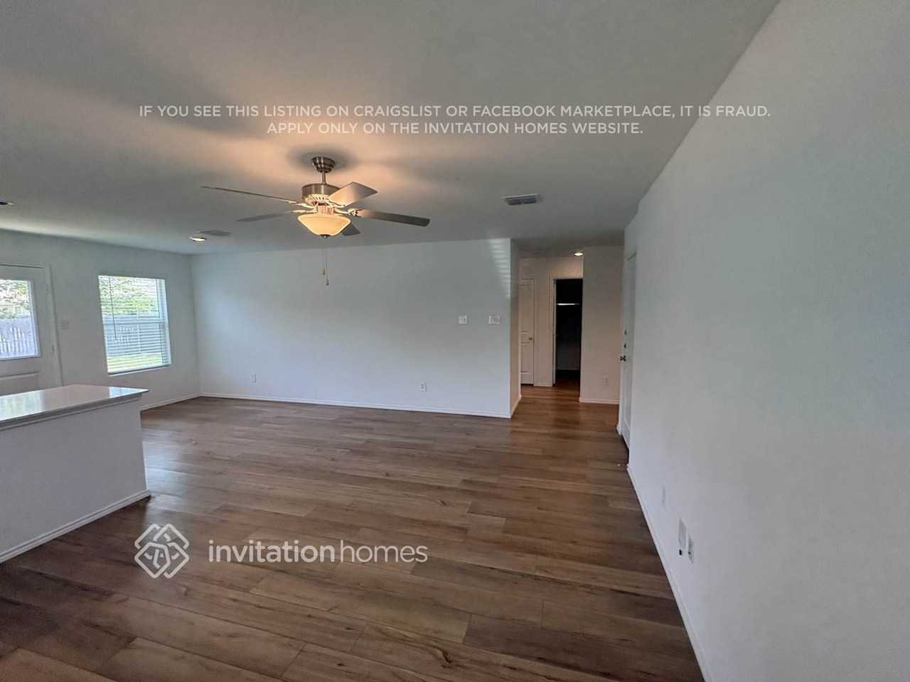 1330 Mosely Cir - Photo 2 of 12