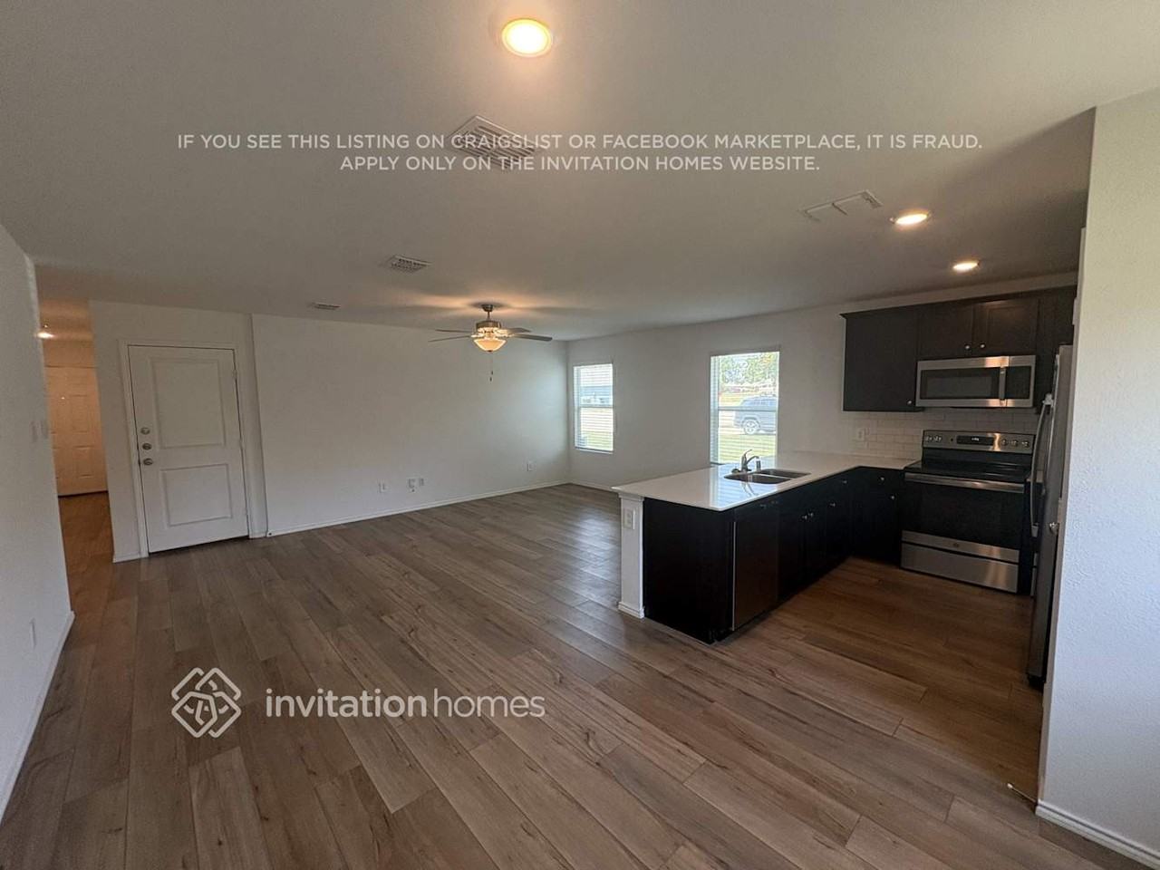 1330 Mosely Cir - Photo 3 of 12