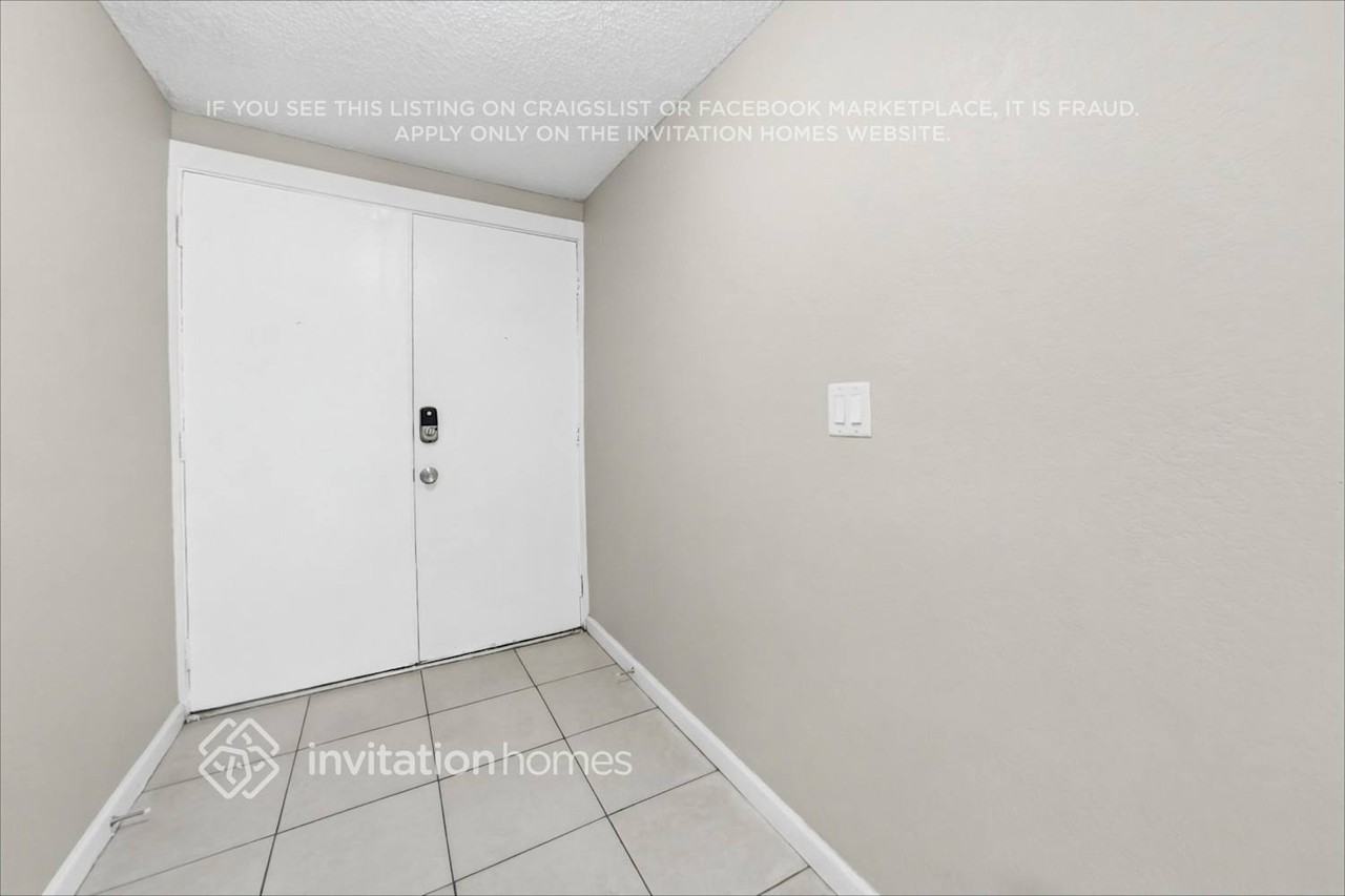 16123 Sandcrest Way - Photo 4 of 19