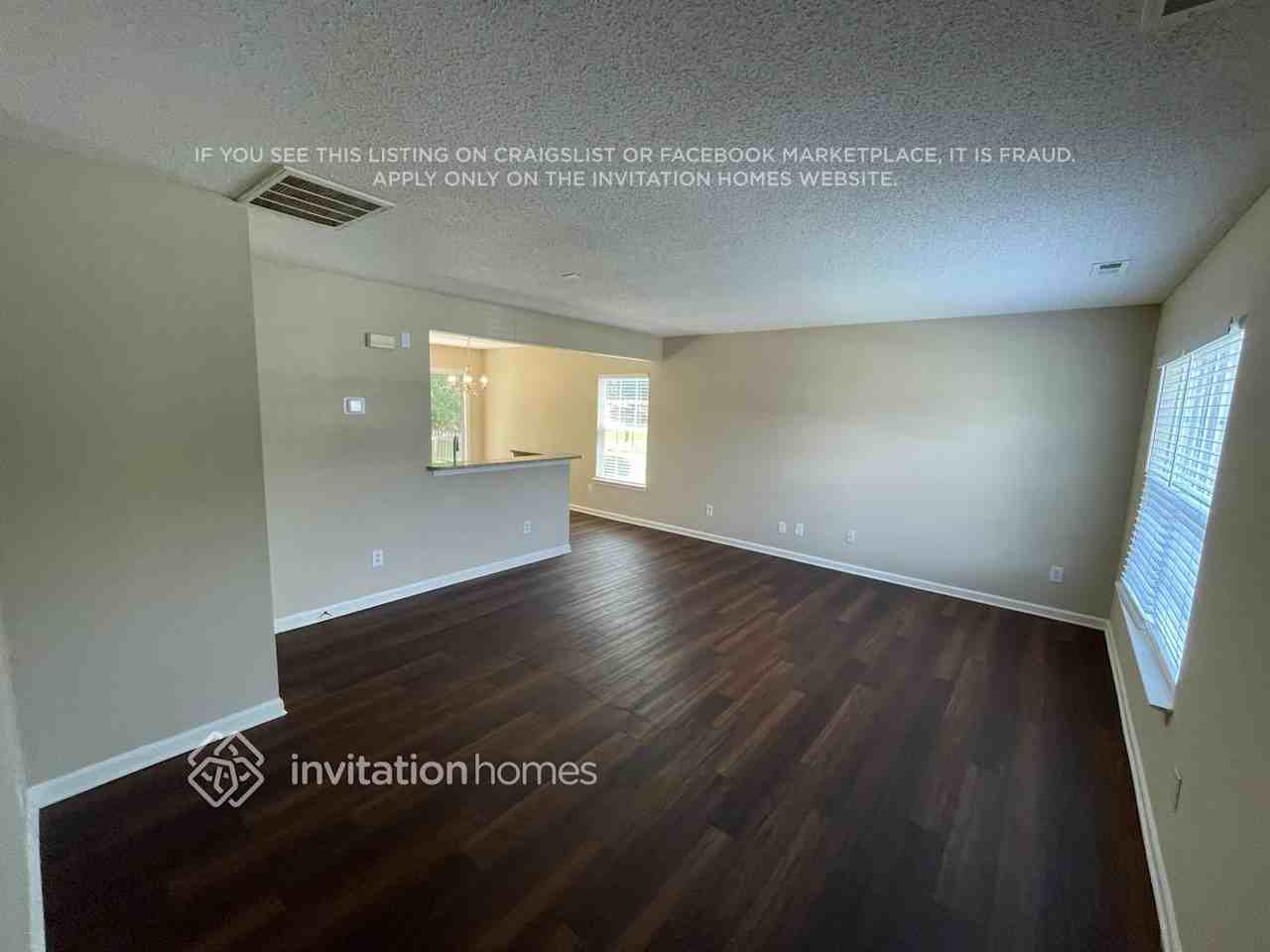 8142 Chatham Oaks Dr - Photo 3 of 18