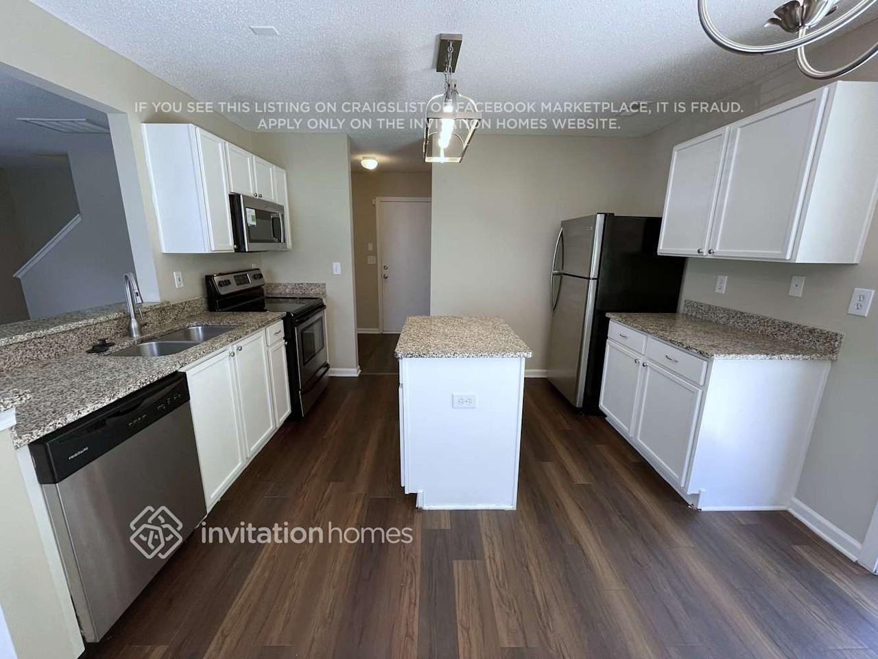 8142 Chatham Oaks Dr - Photo 5 of 18