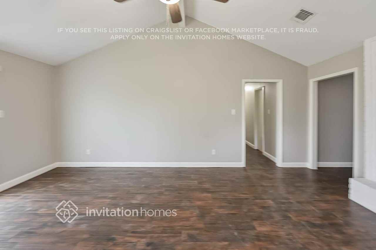 11122 Kirwin Ln - Photo 5 of 16