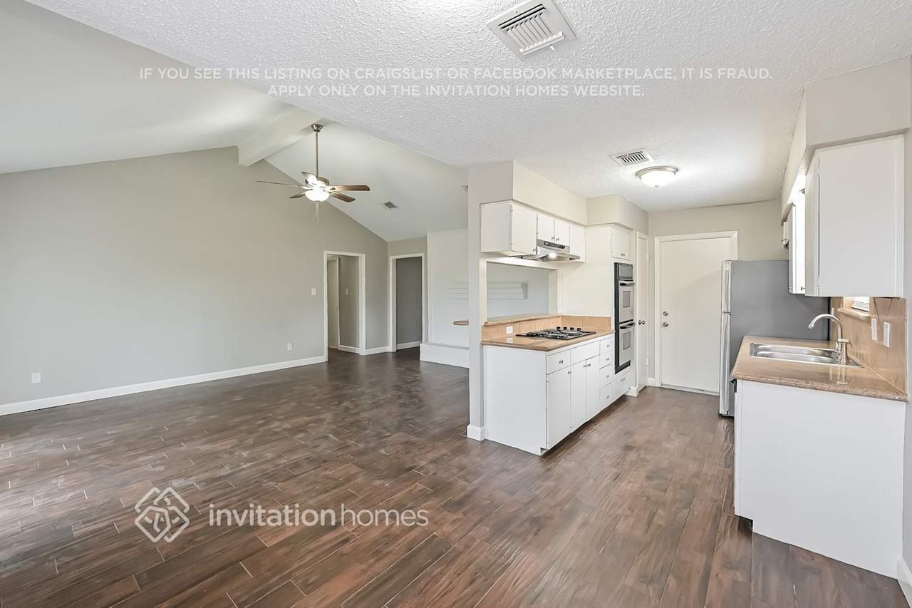 11122 Kirwin Ln - Photo 6 of 16