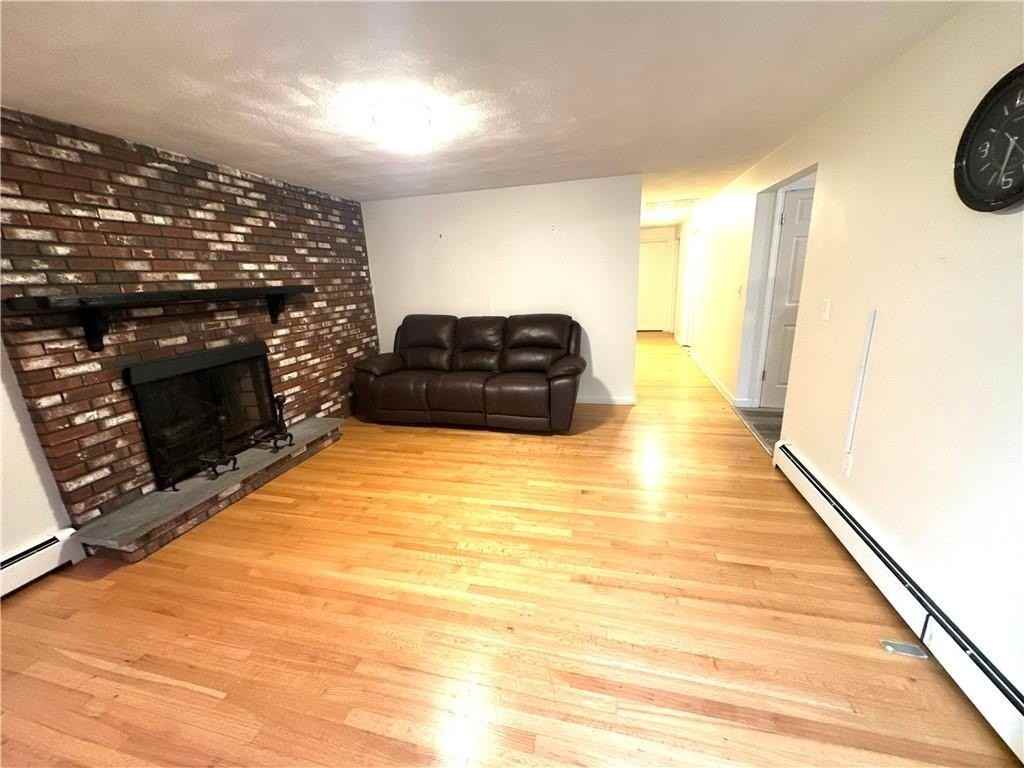 8 Ashby St - Photo 6 of 33