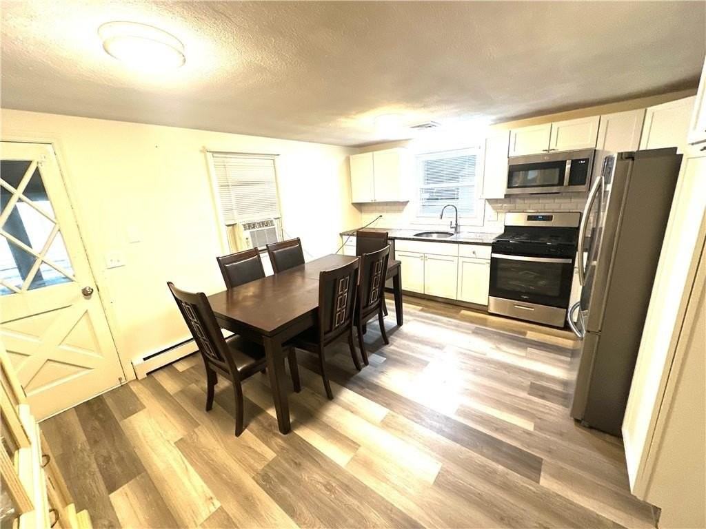 8 Ashby St - Photo 7 of 33