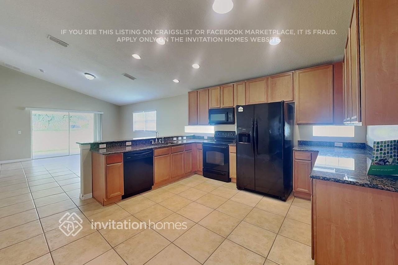 1260 Creekview Ct - Photo 6 of 18