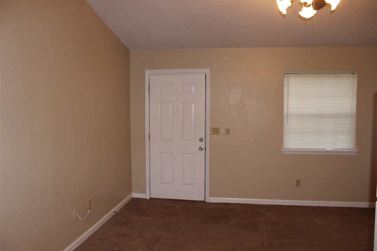 1253 Continental Ct - Photo 4 of 9
