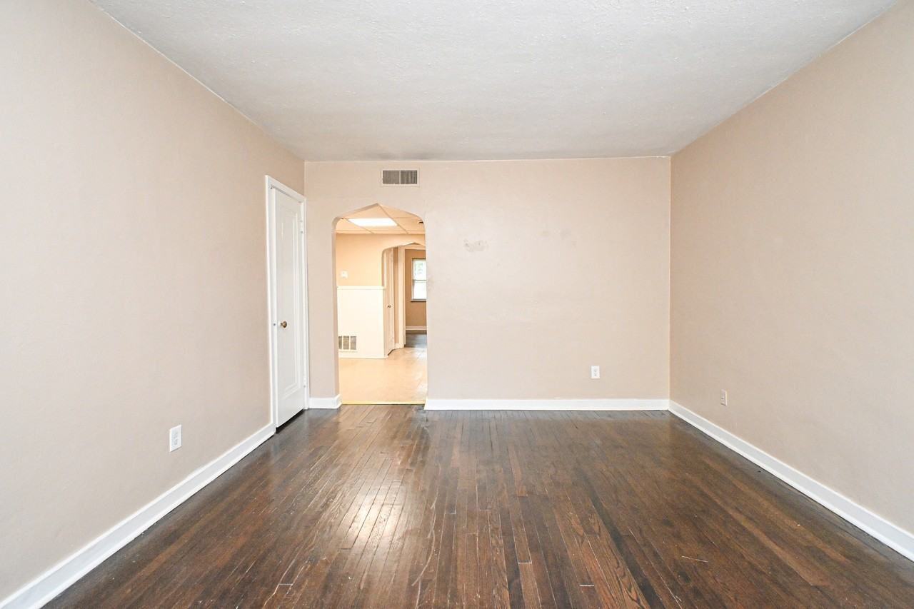 3042 Percy Ave #2 - Photo 3 of 19