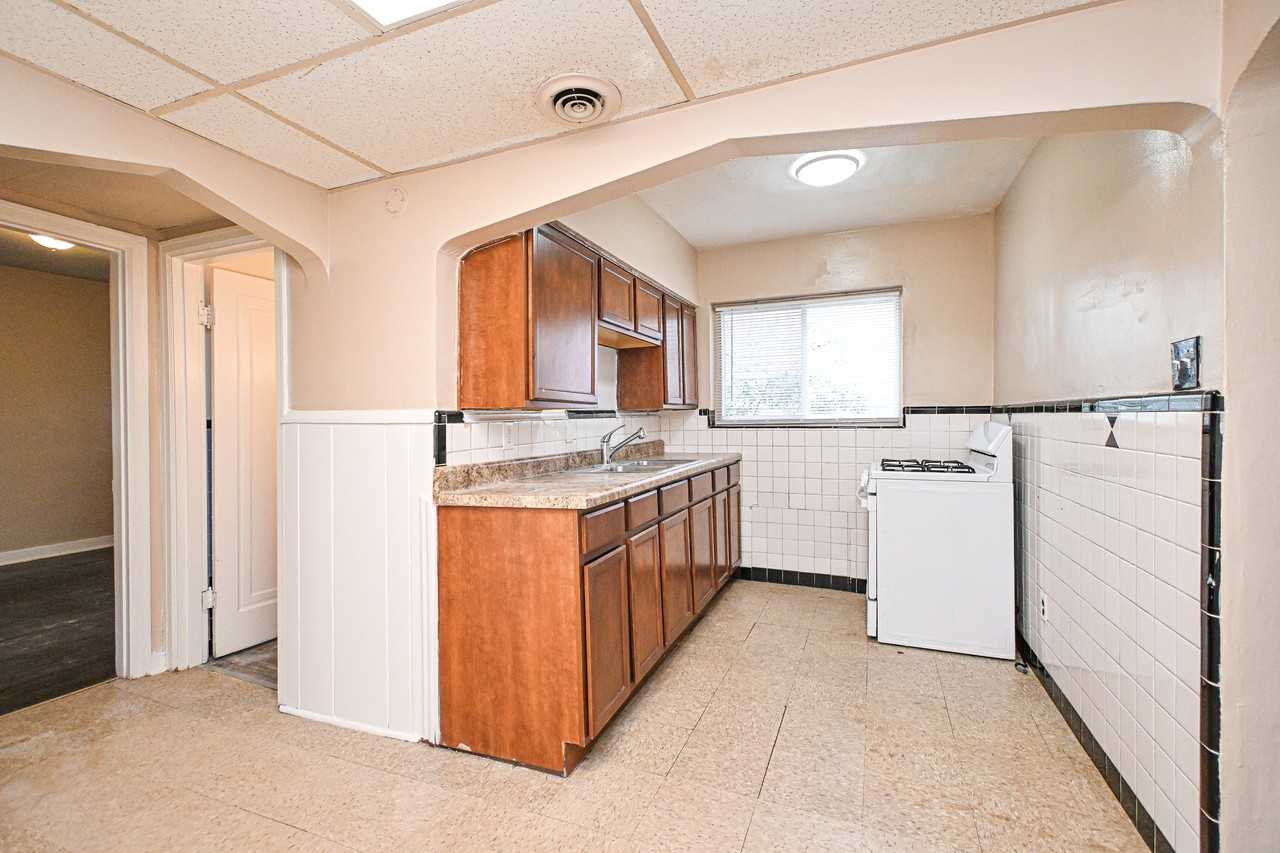 3042 Percy Ave #2 - Photo 6 of 19