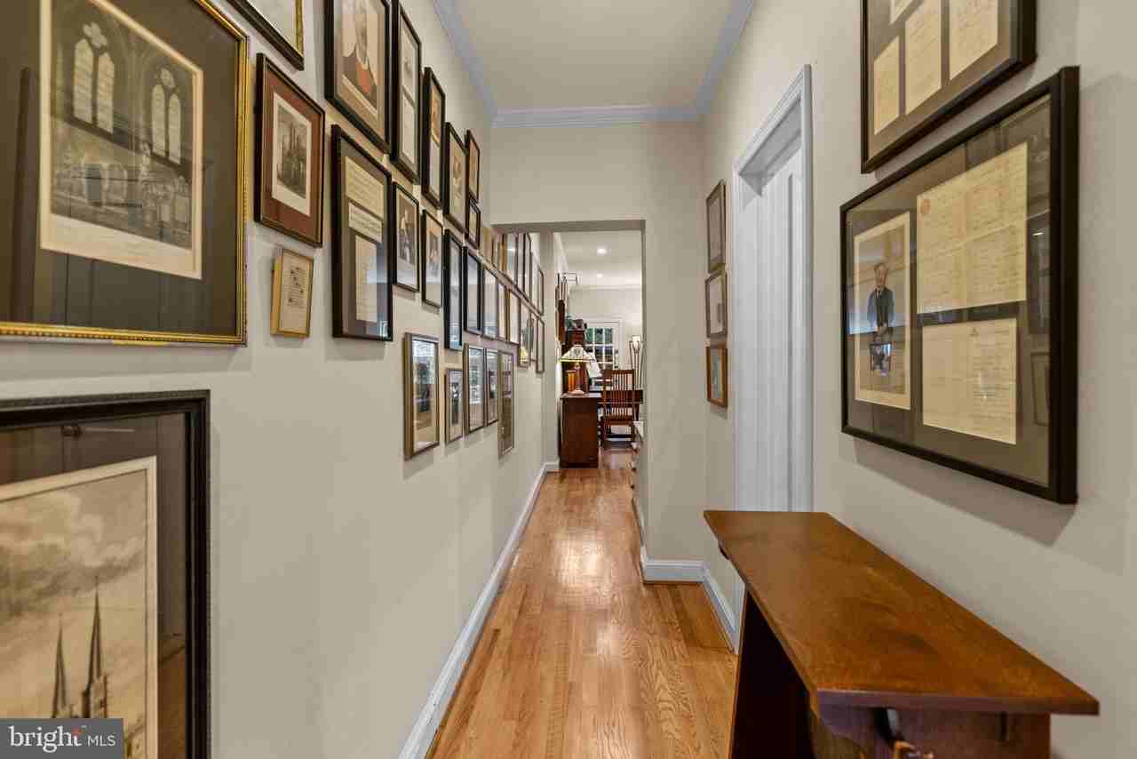 2426 I St Nw - Photo 7 of 35