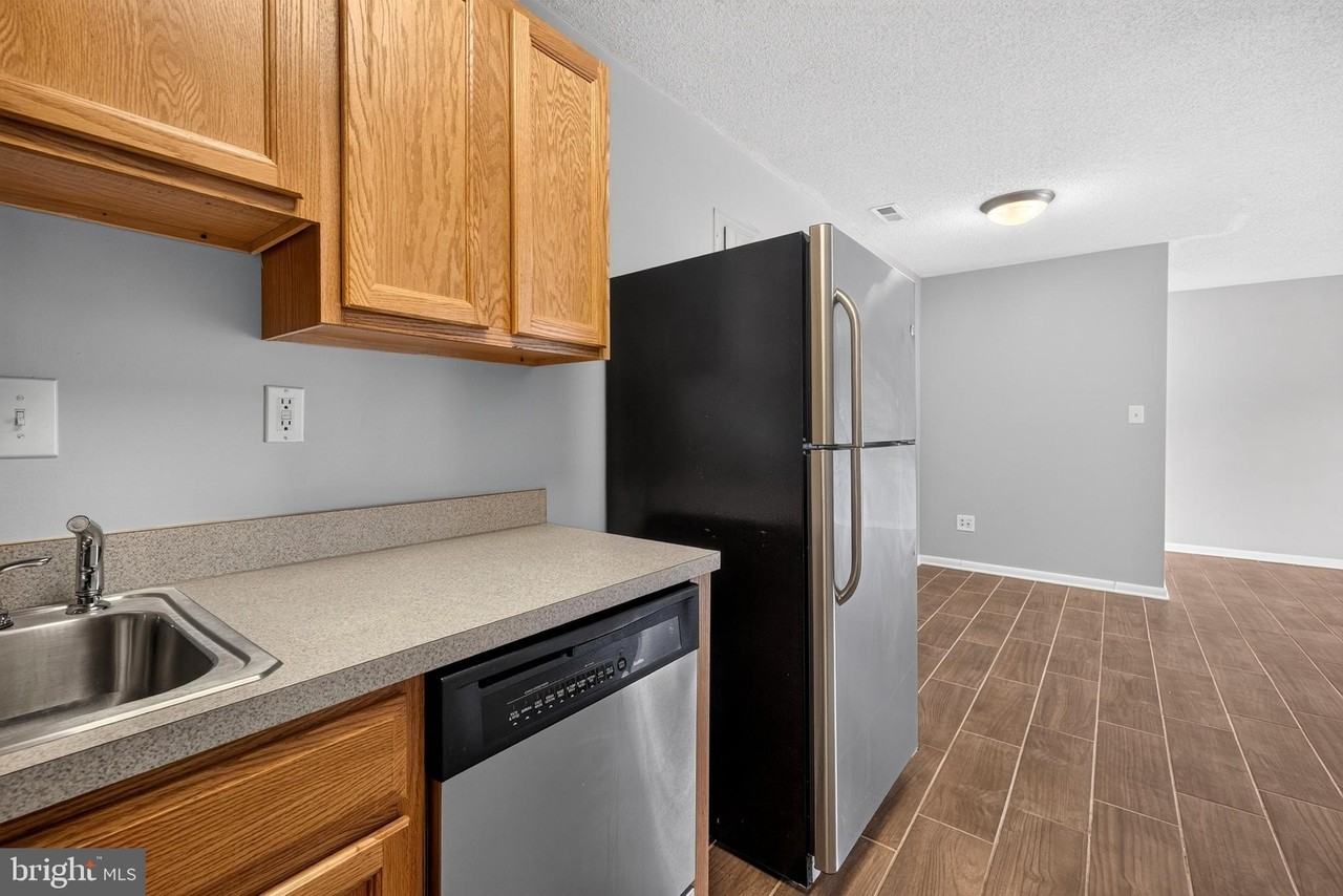 625 Chesapeake St Se #301 - Photo 5 of 27