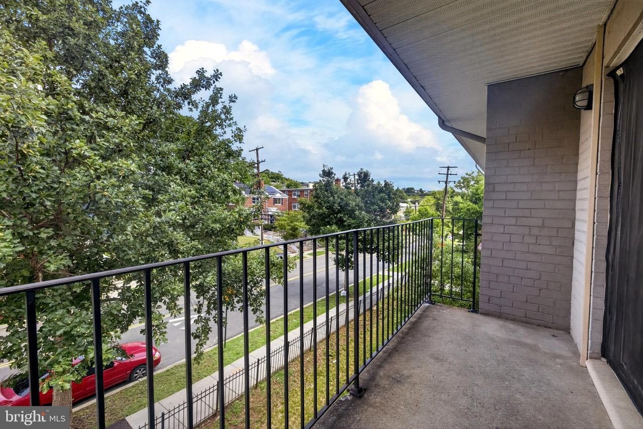 625 Chesapeake St Se #301 - Photo 6 of 27