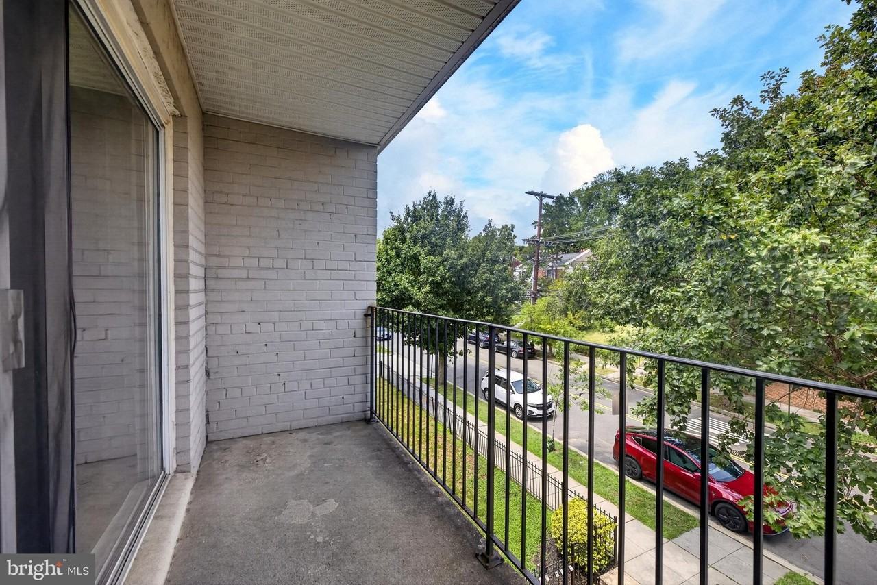 625 Chesapeake St Se #301 - Photo 7 of 27