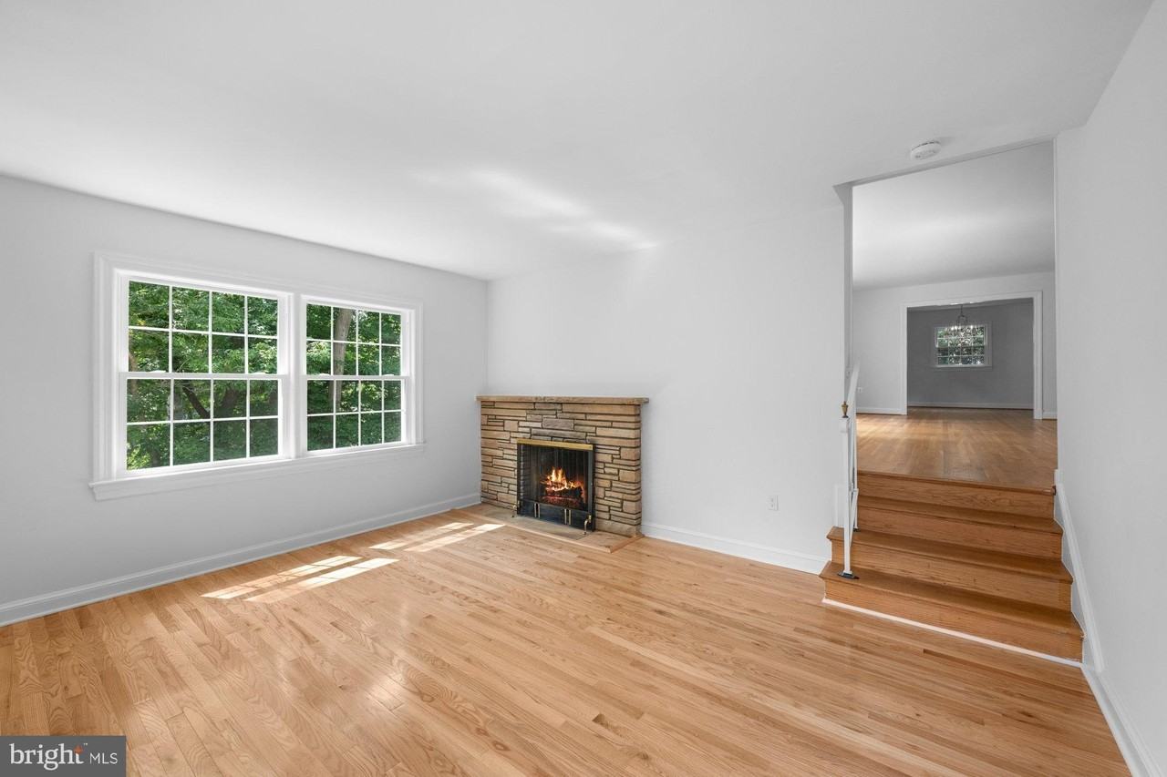 2816 Ellicott St Nw - Photo 5 of 35