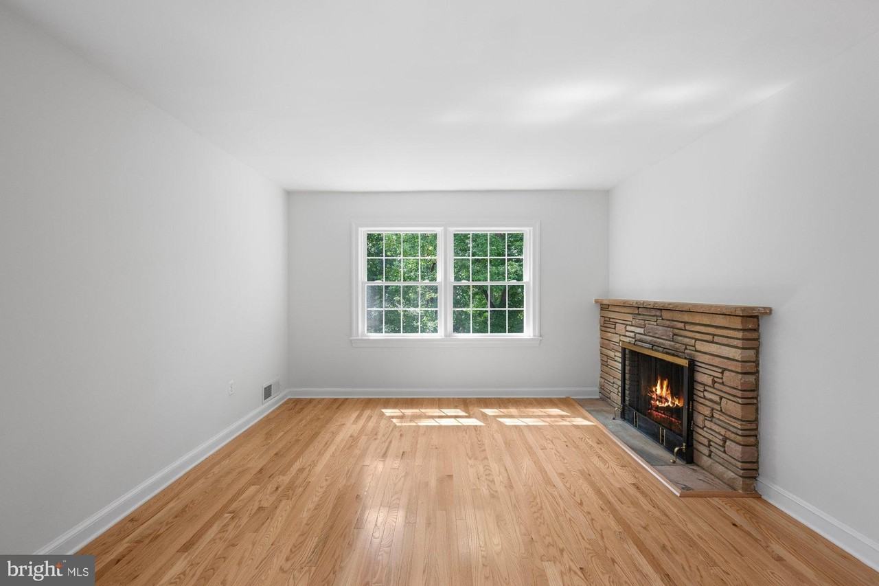2816 Ellicott St Nw - Photo 6 of 35