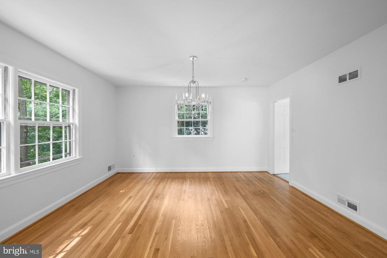 2816 Ellicott St Nw - Photo 7 of 35