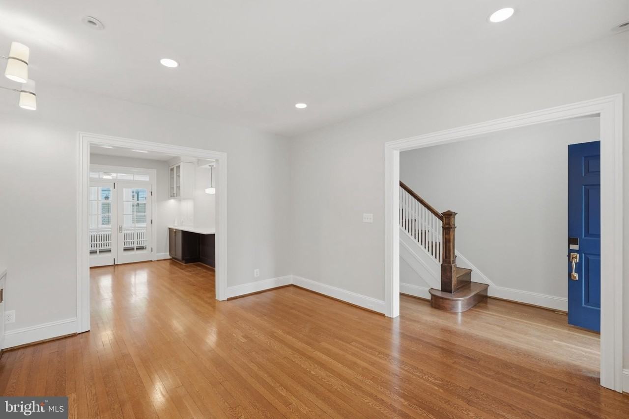 3839 Beecher St Nw - Photo 4 of 46