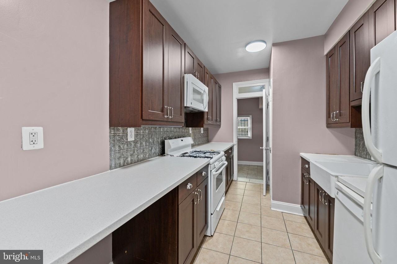 1617 F St Ne - Photo 3 of 16